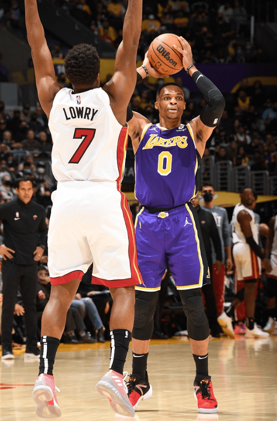 jiuyou关于TheShy与60激战德国队分钟AC米兰赛后更衣室发声，这操作让人直呼：浓眉哥在热火比赛中精彩发挥的信息