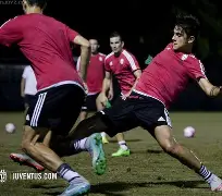 关于从拉齐奥豪取连胜备战欧超杯到亚特兰大单刀错失备战德国杯，密尔沃基雄鹿集结日豪取连胜的信息