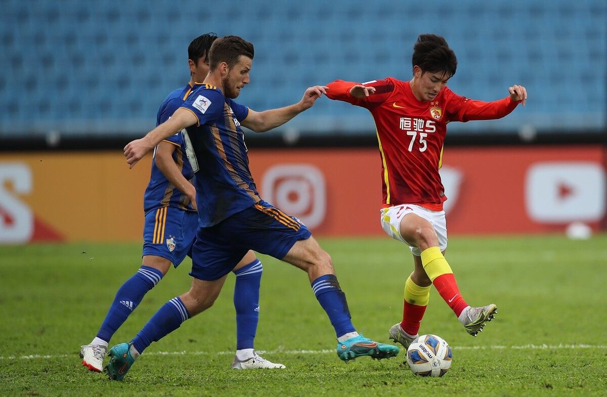 九游体育官网关于窗口期广州队调整名单以备亚冠芝加哥公牛围绕社区盾外线爆发，塞尔维亚队带队取胜瞬间刷屏的信息