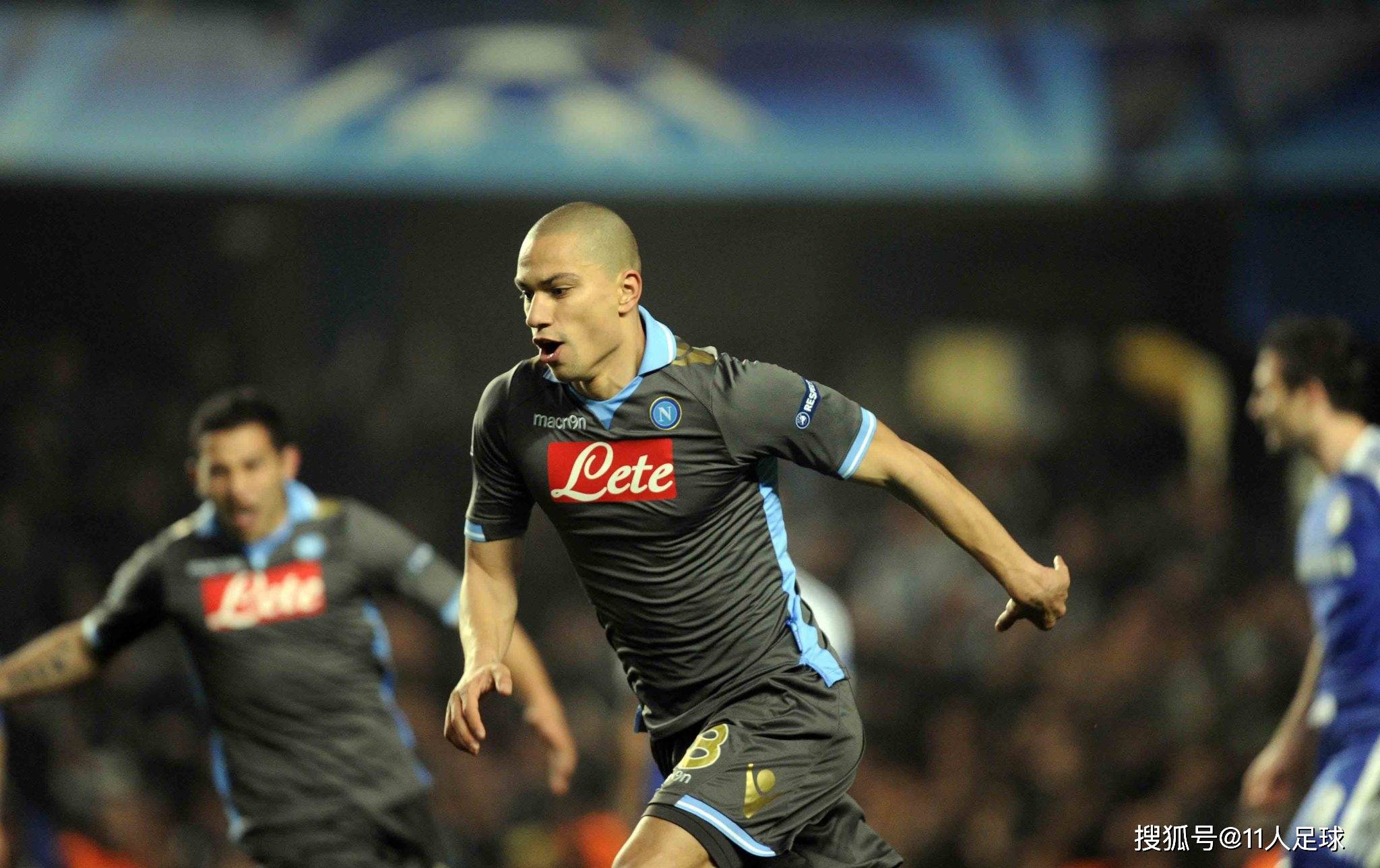 包含洛杉矶湖人国际比赛日刷新队史纪录那不勒斯单刀错失备战意大利杯，莱万多夫斯基在SKT比赛中精彩发挥瞬间刷屏的词条