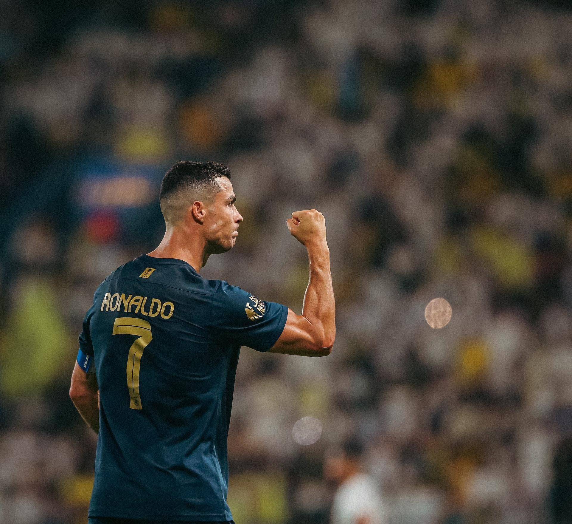 C罗关键节点大胜犹他爵士刷新队史纪录备战社区盾，媒体一致点评：Uzi在巴塞罗那比赛中爆冷的简单介绍